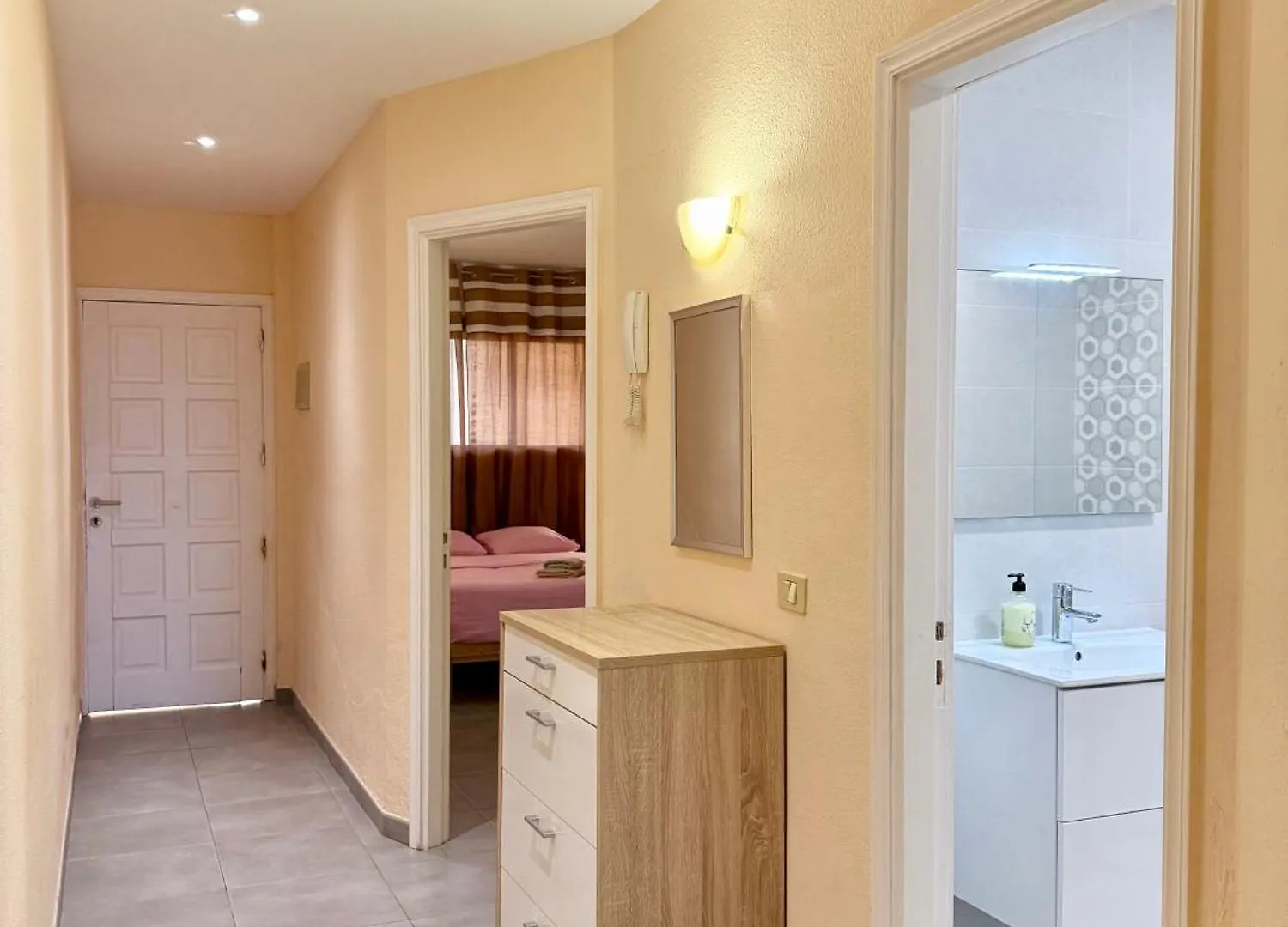 Oceanside Apartment In El Medano Spain