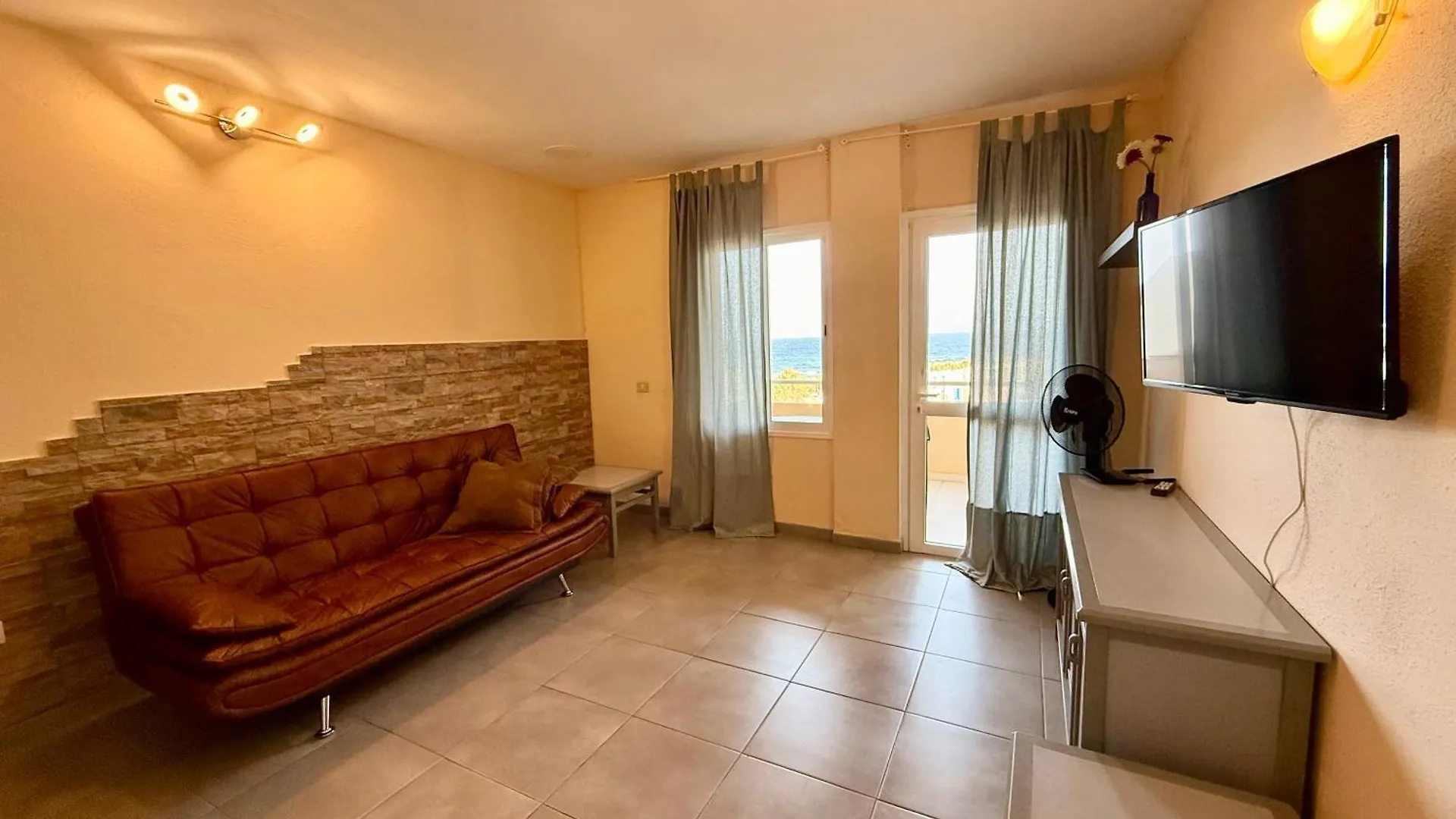 Oceanside Apartment In El Medano ספרד